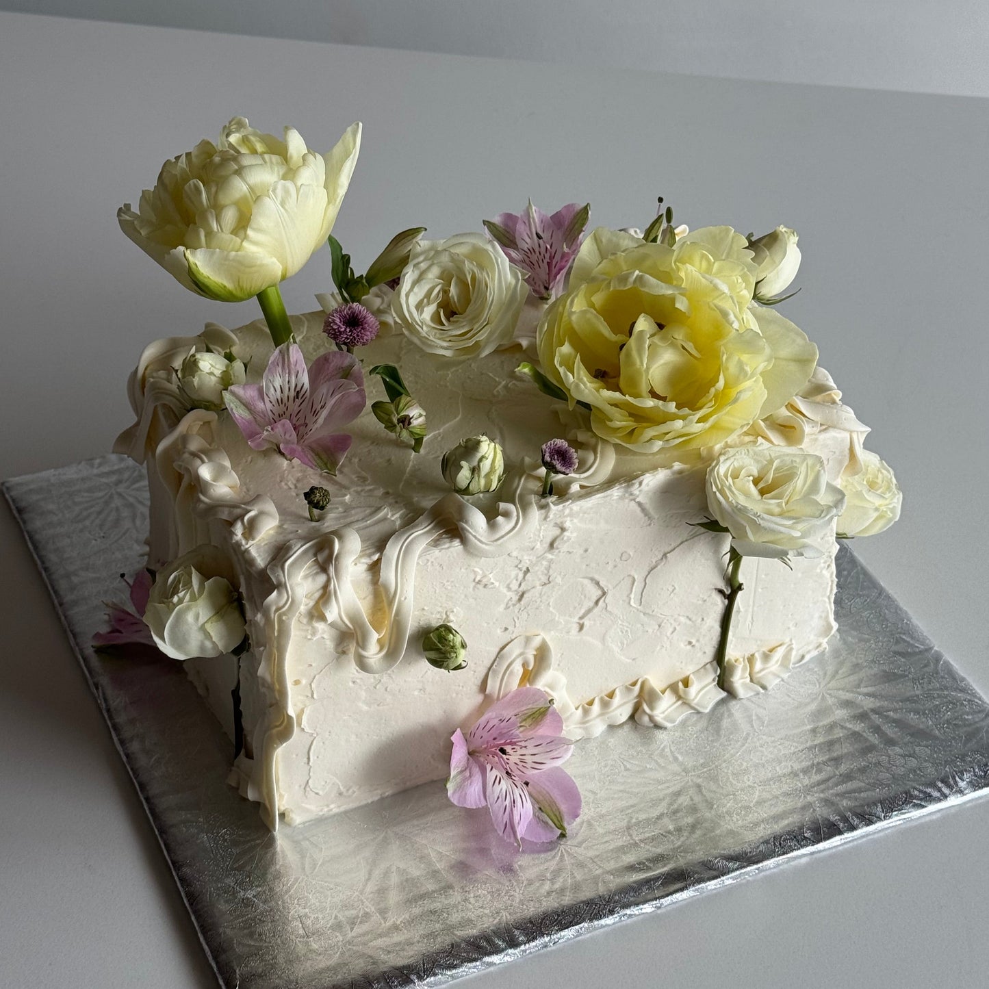 Rectangular floral cake