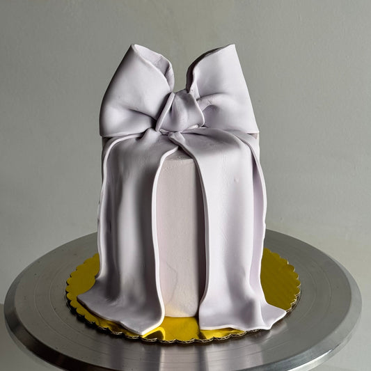 Fondant bow cake