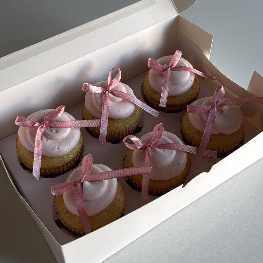 Bow cupcakes