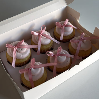Bow cupcakes