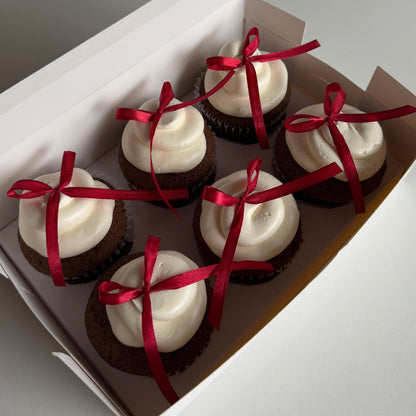 Bow cupcakes