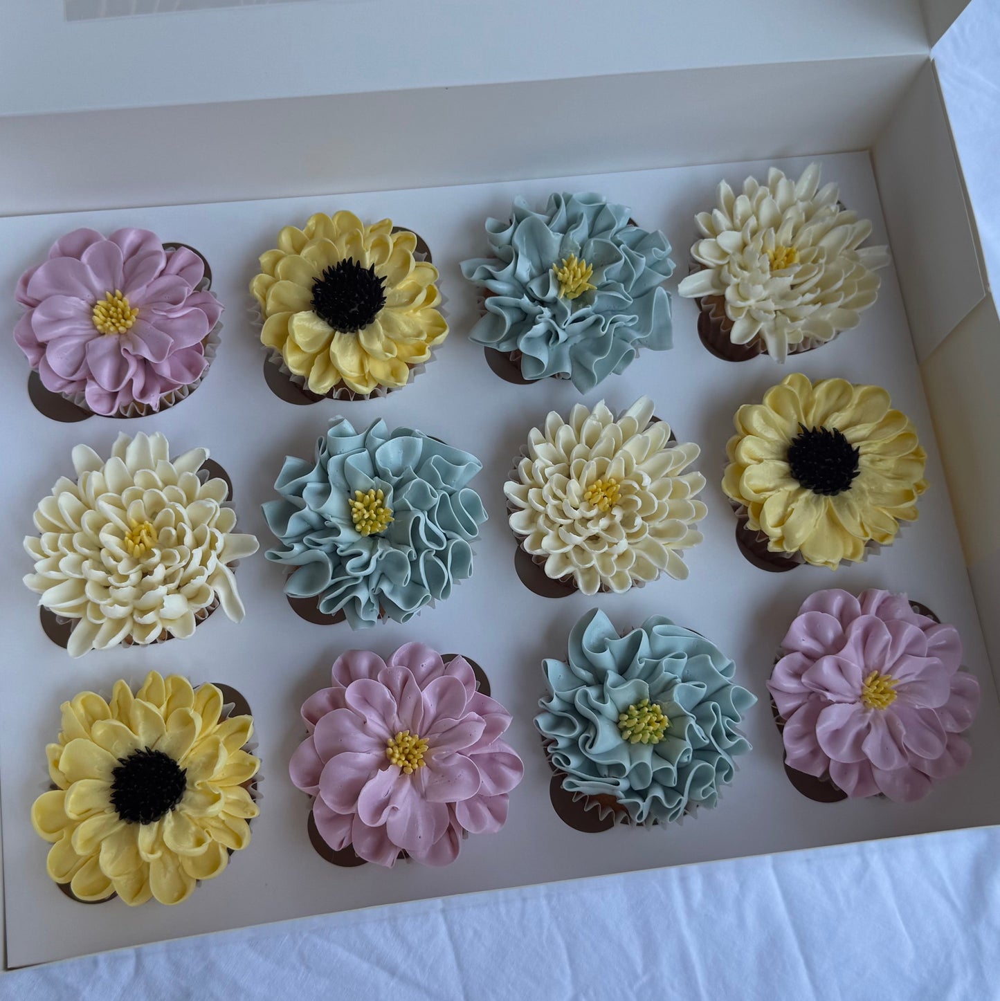 Flower cupcakes - standard size