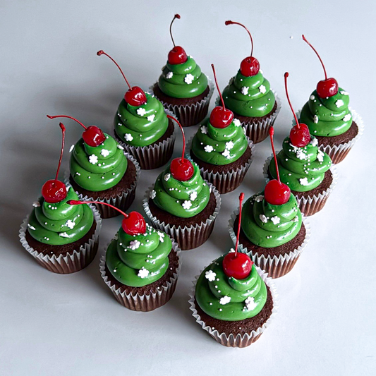 A CHERRY CHRISTMAS CUPCAKES