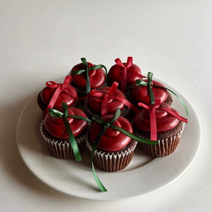 CHRISTMAS BOW CUPCAKES