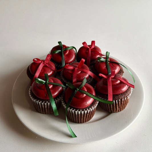 CHRISTMAS BOW CUPCAKES