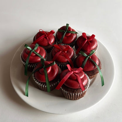 CHRISTMAS BOW CUPCAKES